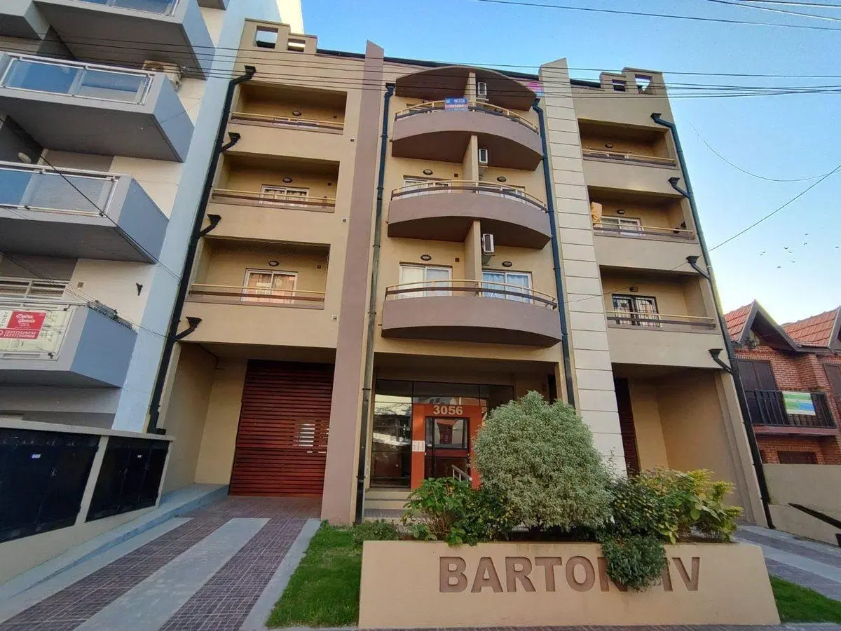 VENTA DEPARTAMENTO MONOAMBIENTE, COCHERA Y BALCON 3