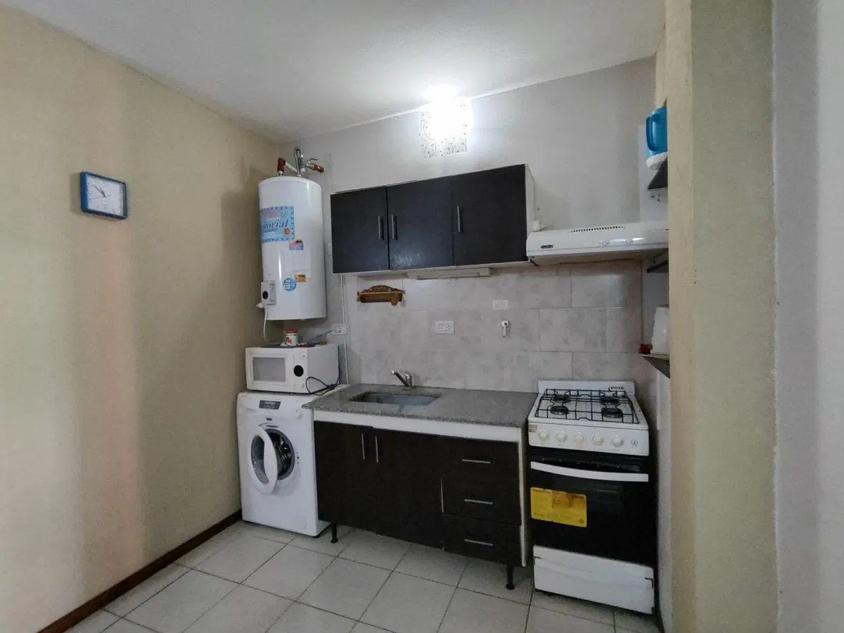 VENTA DEPARTAMENTO MONOAMBIENTE, COCHERA Y BALCON 4