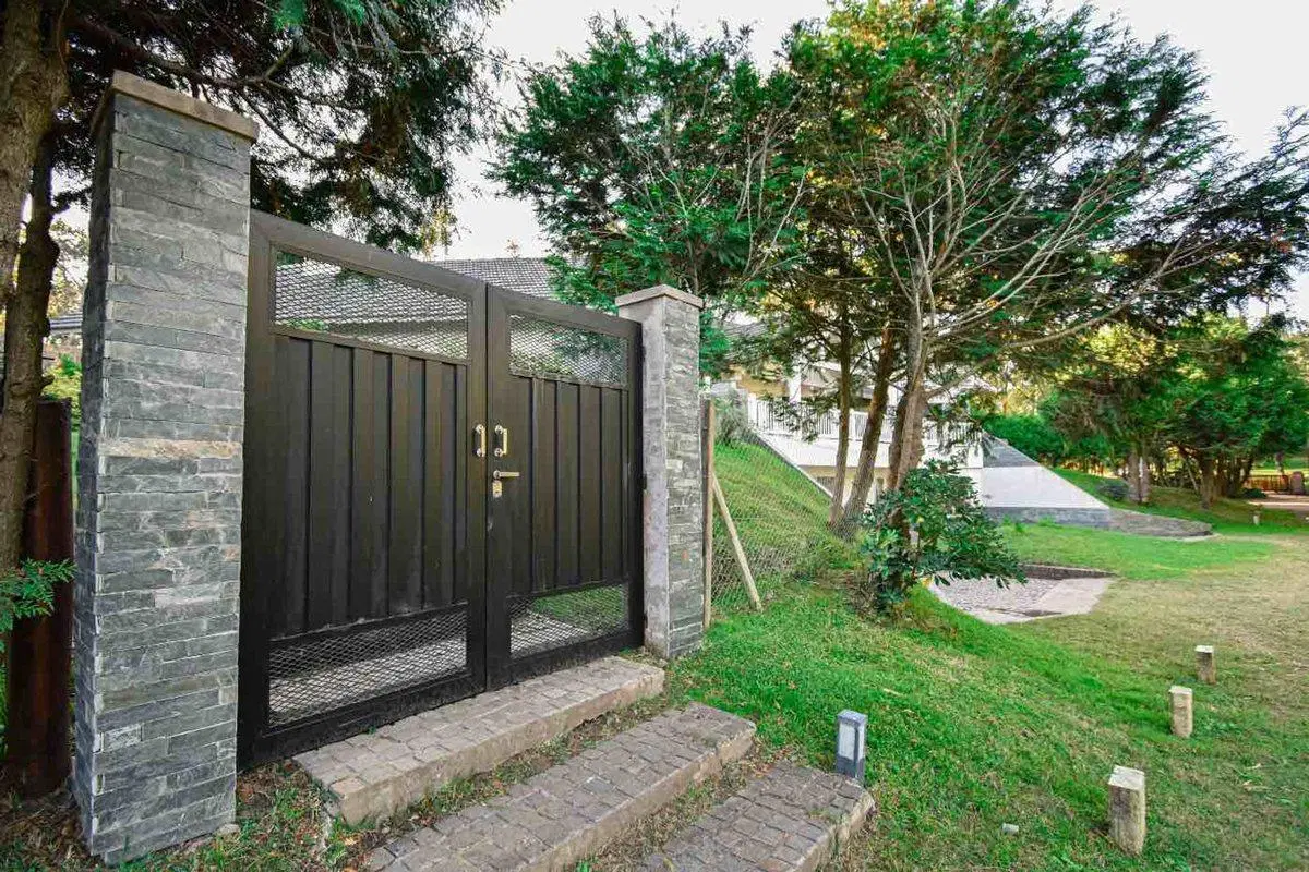 CASA EN VENTA CARILÓ 6 DORMITORIOS CERCA DEL MAR 4