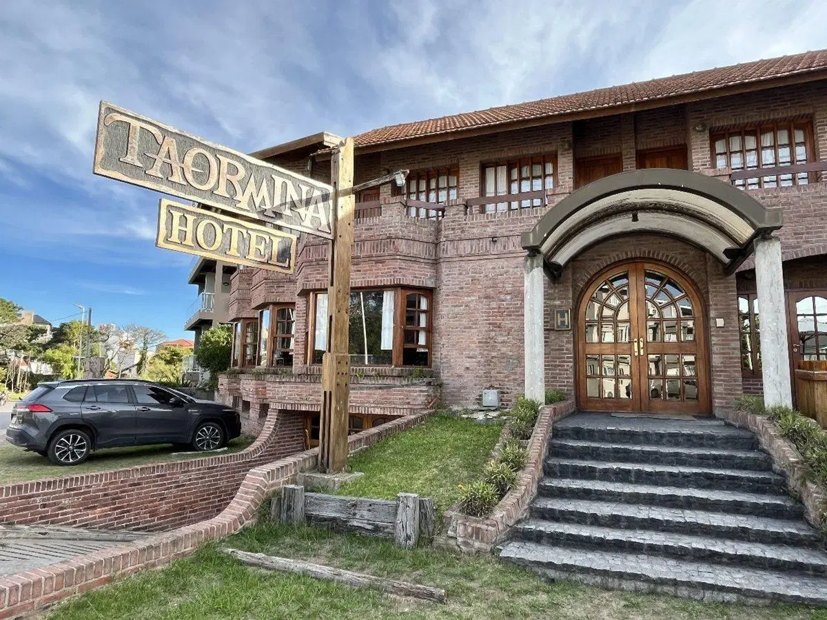 Hotel a la Venta en Pinamar a metros del mar 4