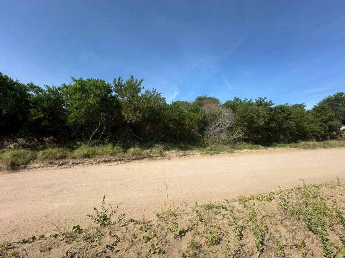 LOTE VENTA COSTA ESMERALDA SENDEROS IV 900 MTS2 4