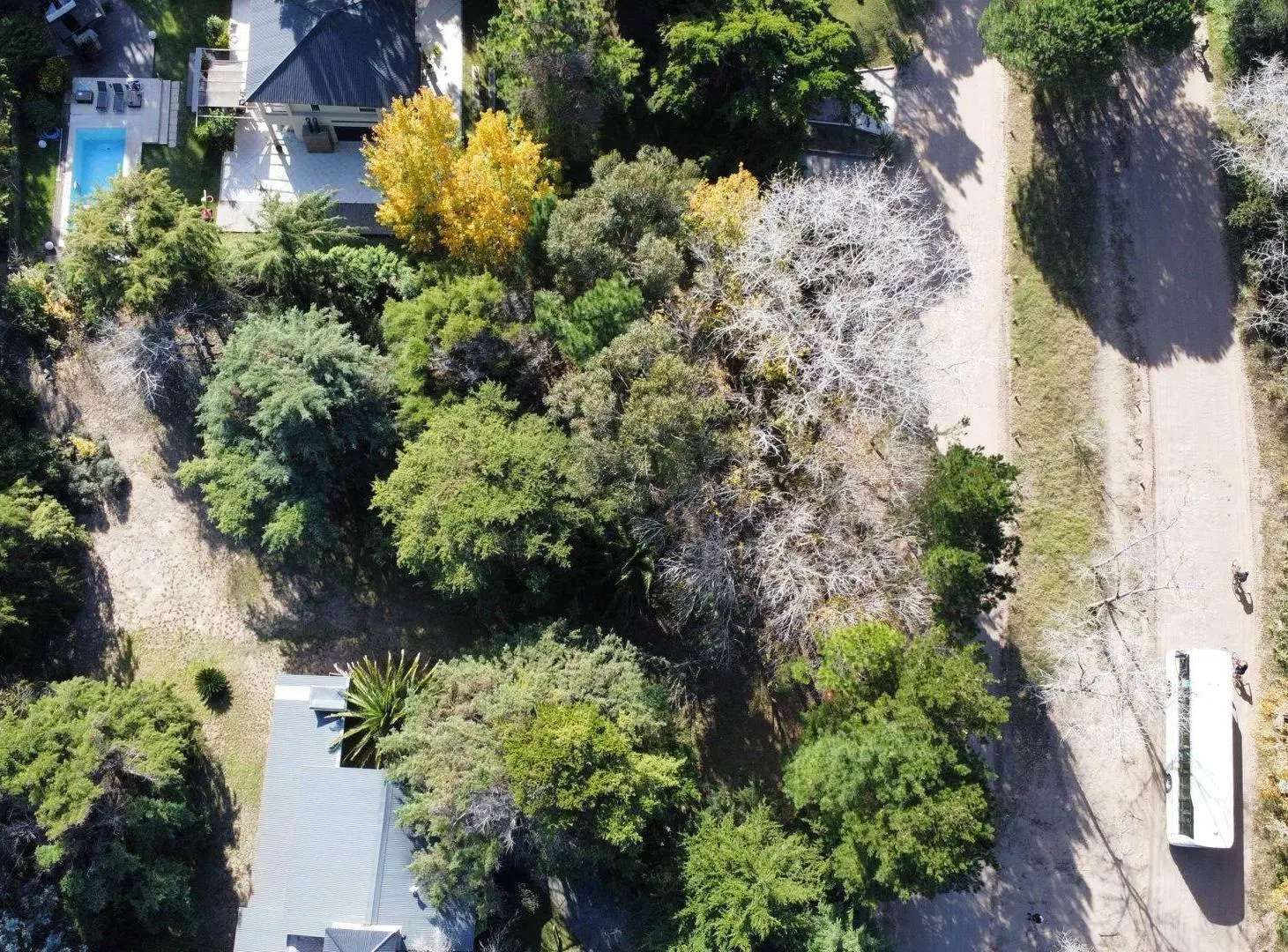LOTE VENTA EN CARILO SOBRE AVENIDA DIVISADERO 4