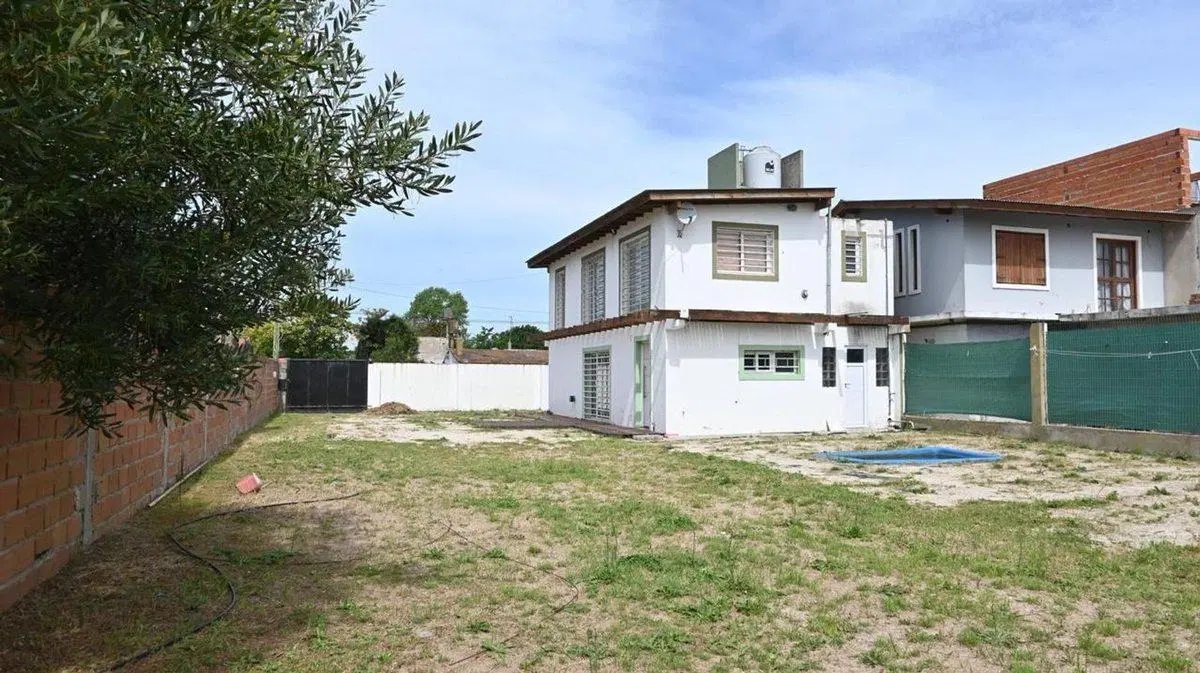 CASA EN VENTA EN VILLA GESELL, GAS NATURAL 5