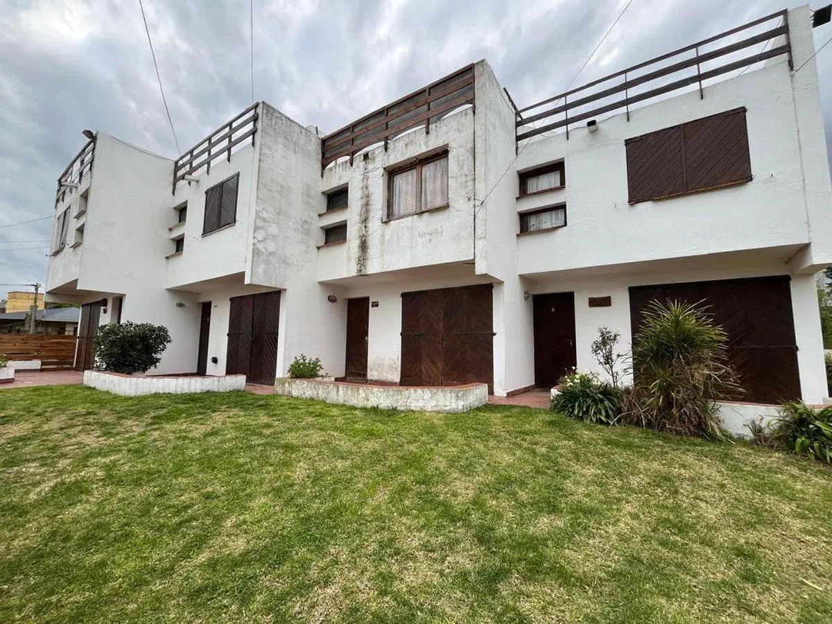DEPARTAMENTO TRIPLEX 4 AMBIENTES VILLA GESELL 4
