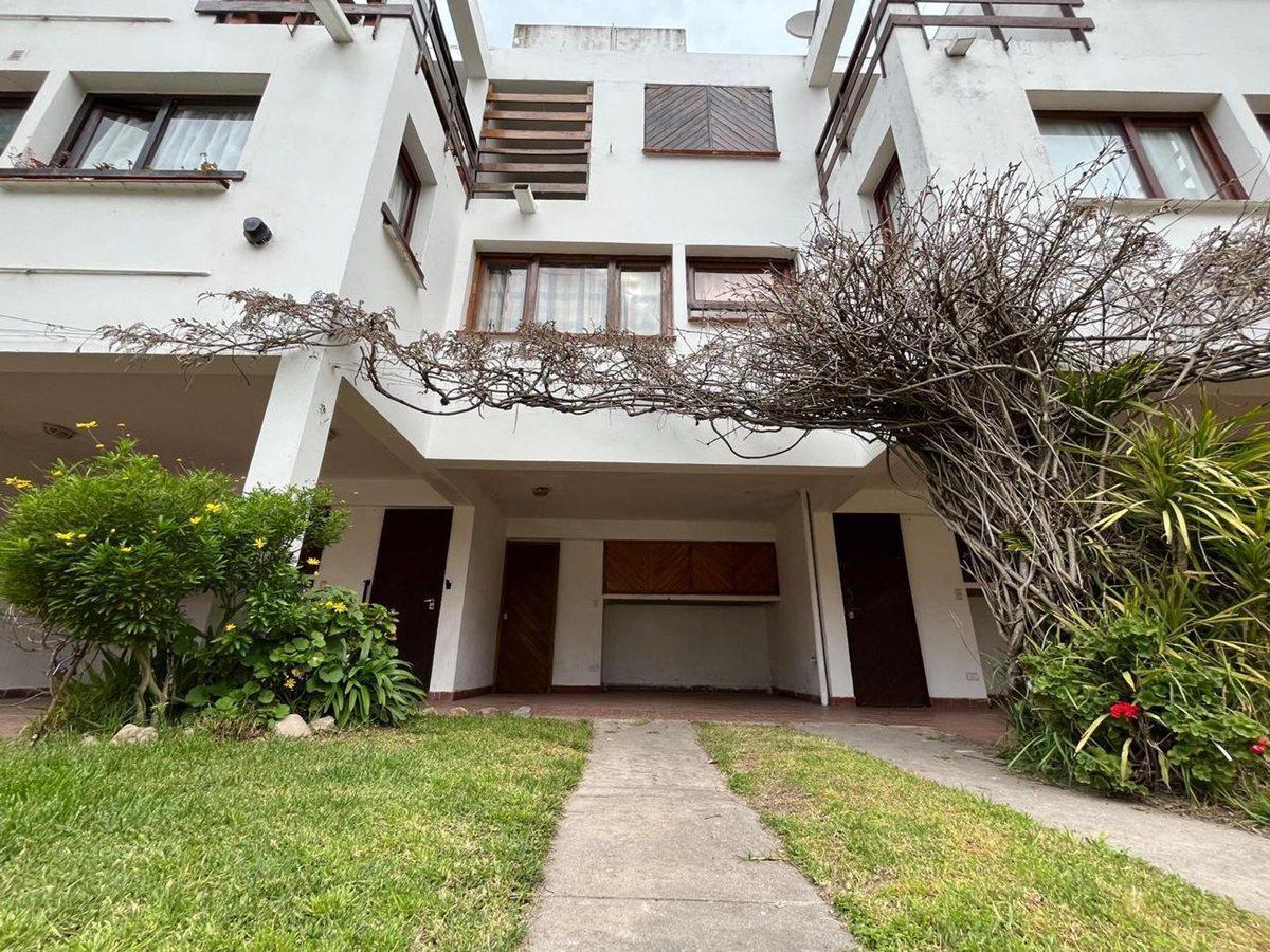DEPARTAMENTO TRIPLEX 4 AMBIENTES VILLA GESELL