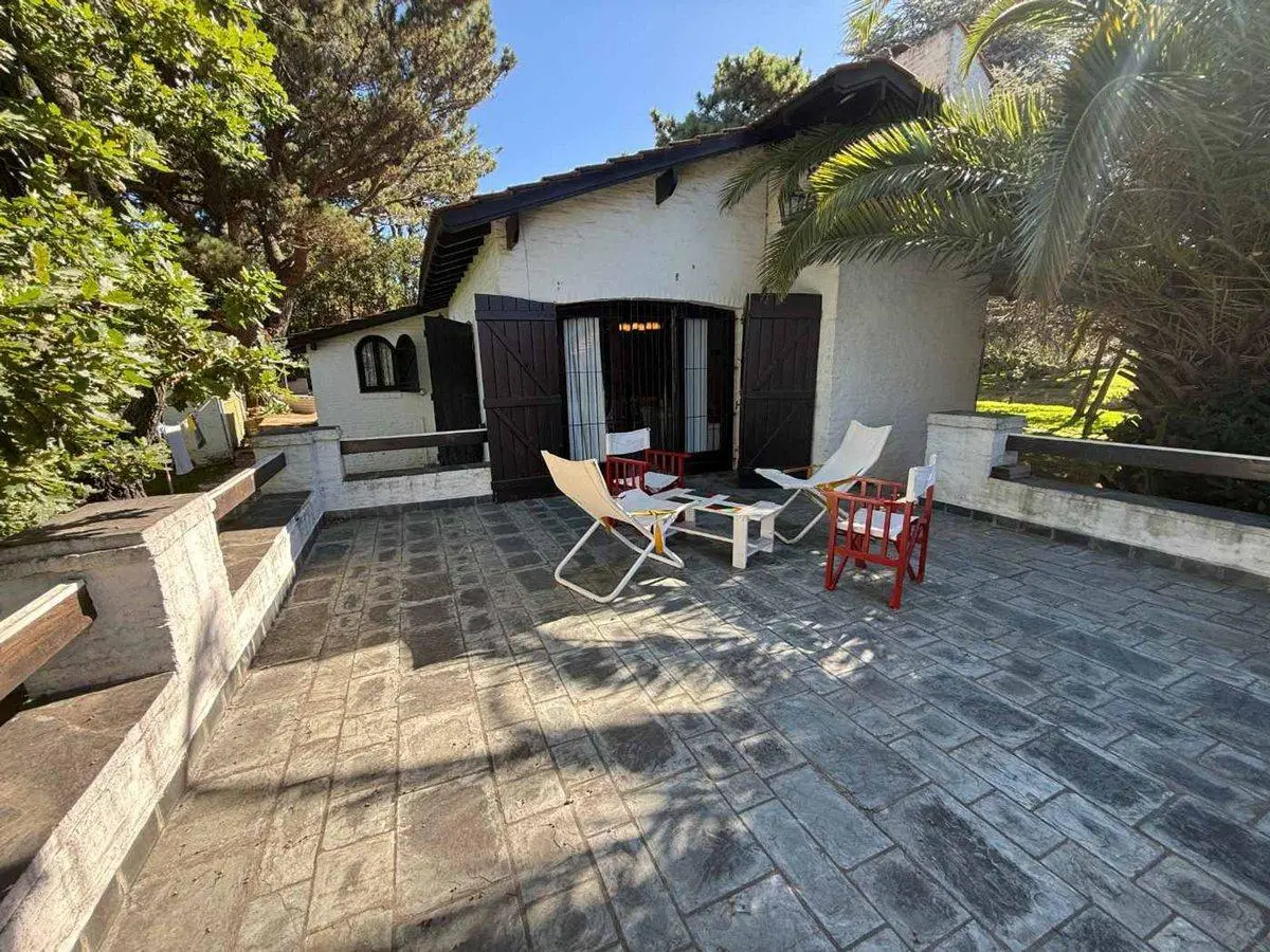 Chalet en venta Pinamar B5 4 ambientes cochera 2