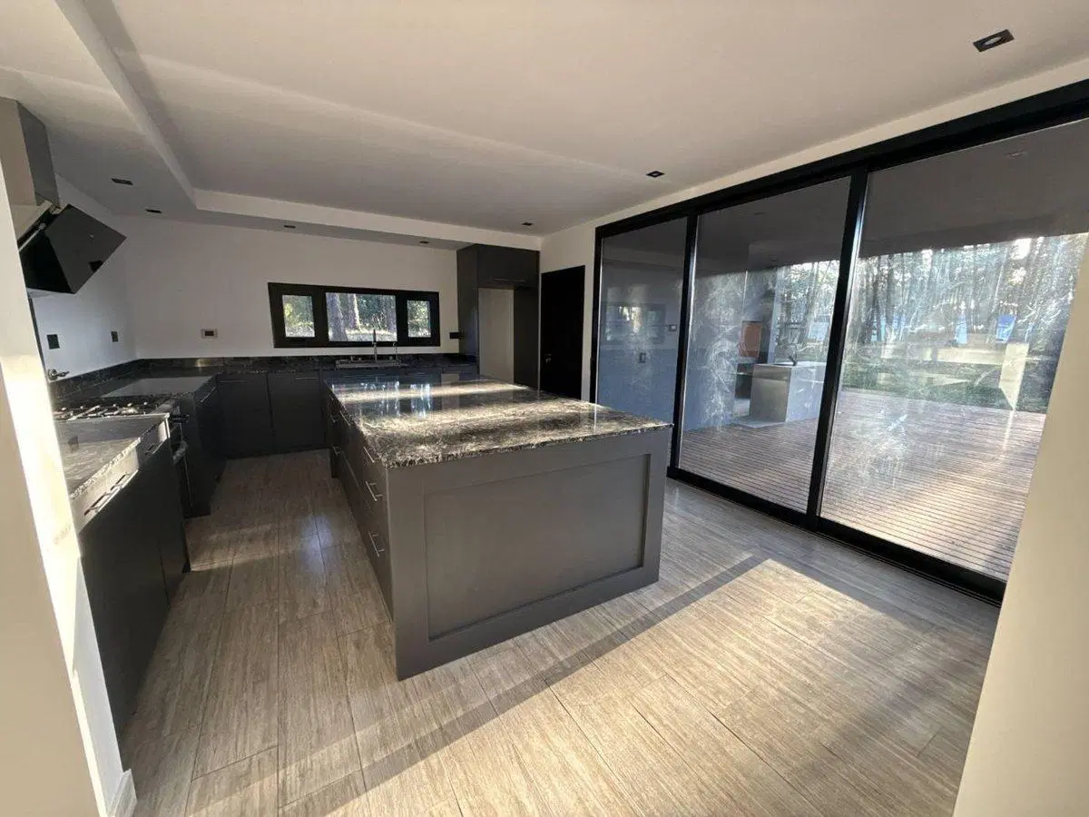 CASA EN VENTA PINAMAR - BARRIO ALAMOS 2