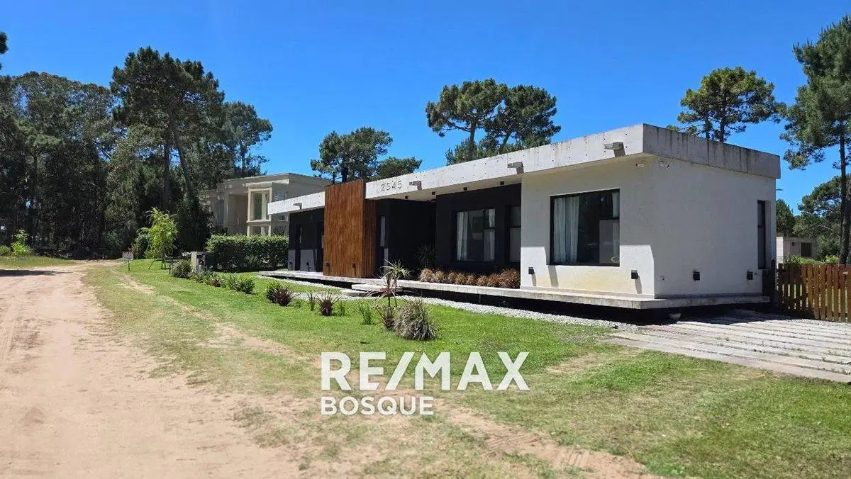 CASA VENTA PINAMAR ALAMOS II MODERNA Y CON PILETA 2