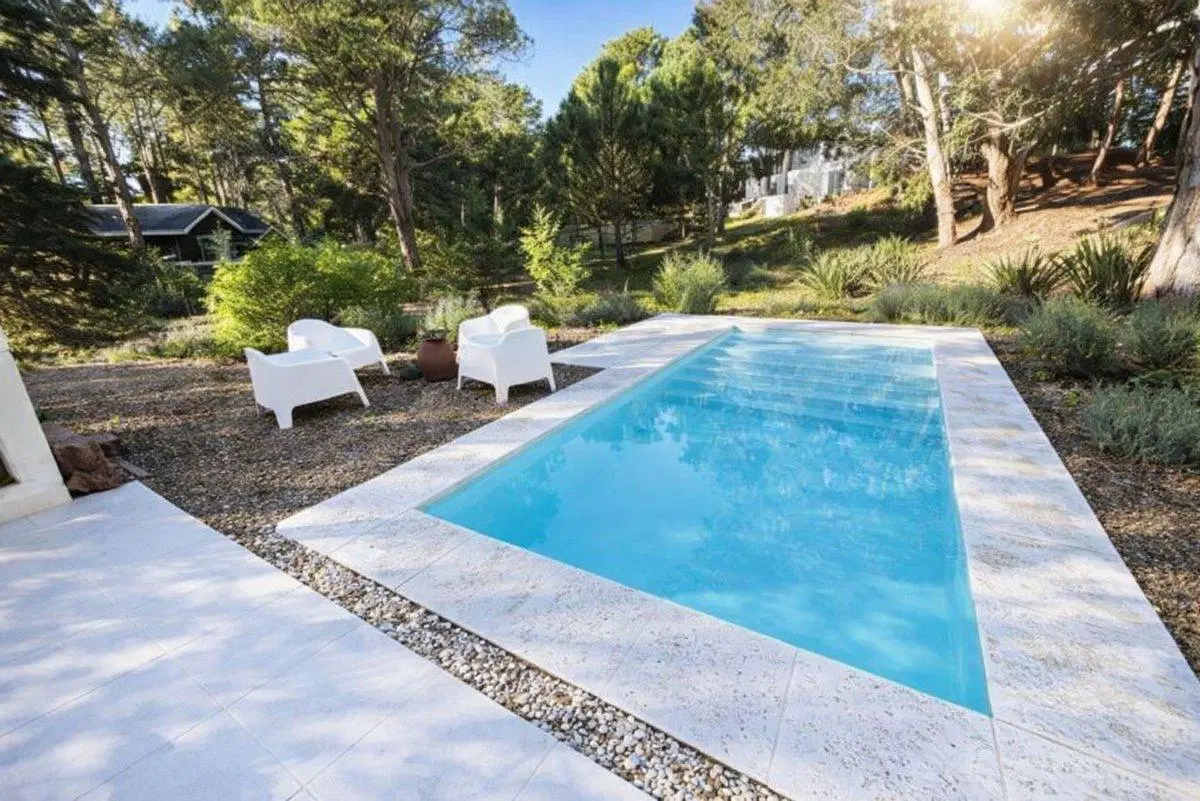 Venta casa Costa Esmeralda Barrio Bosque con Gas 3