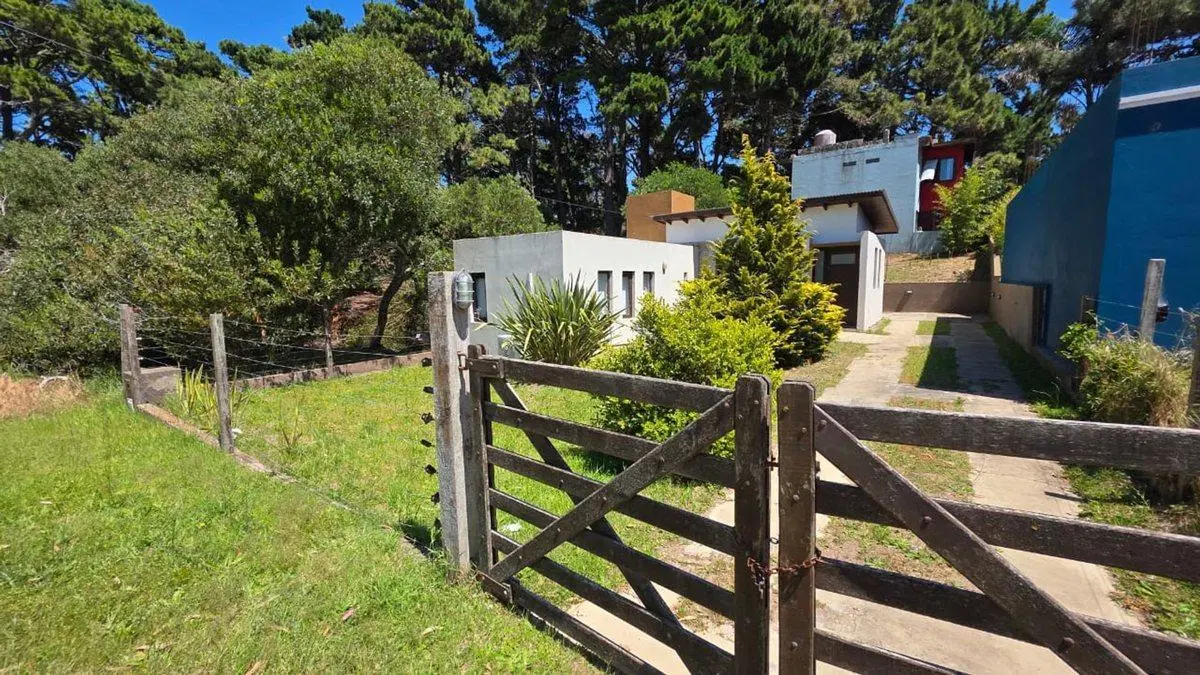 VENTA DE CASA 2 AMBIENTES MAR AZUL 2