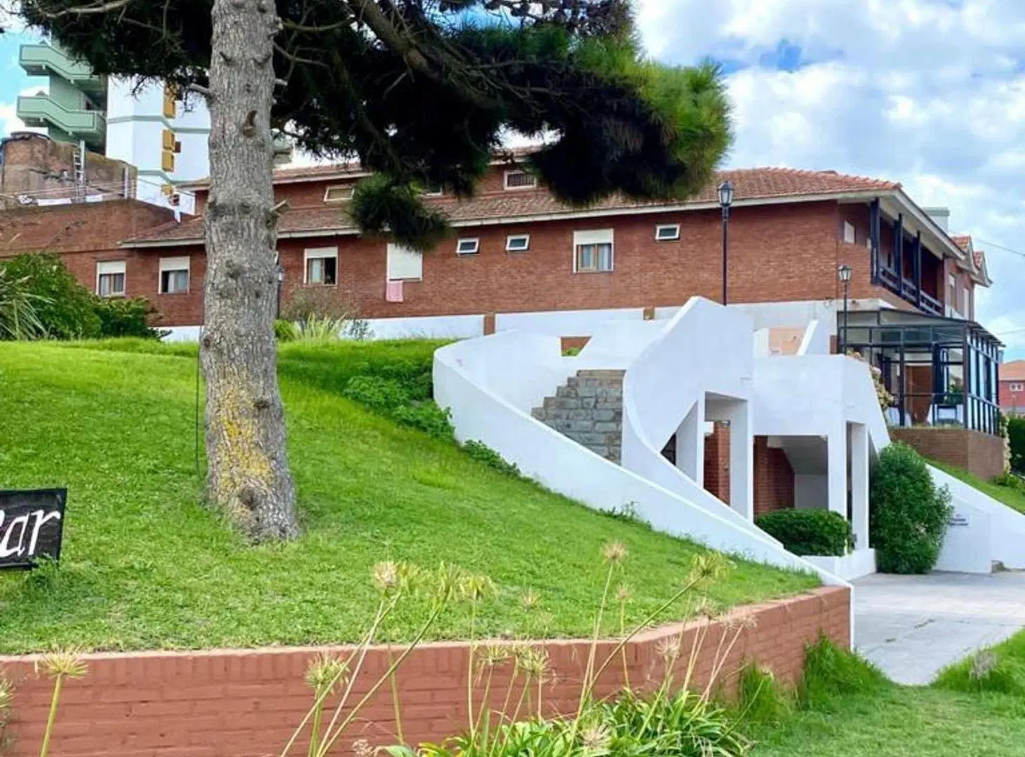 Hotel en Venta Villa Gesell 1 cuadra del mar 2