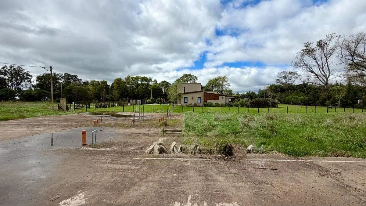 Lote en venta Madariaga c/planos aprobados p/casa 3