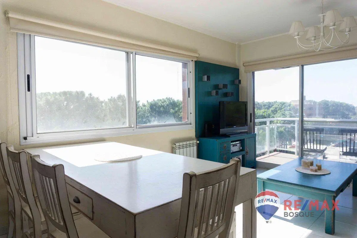 VENTA DE DEPARTAMENTO CÉNTRICO EN PINAMAR 4