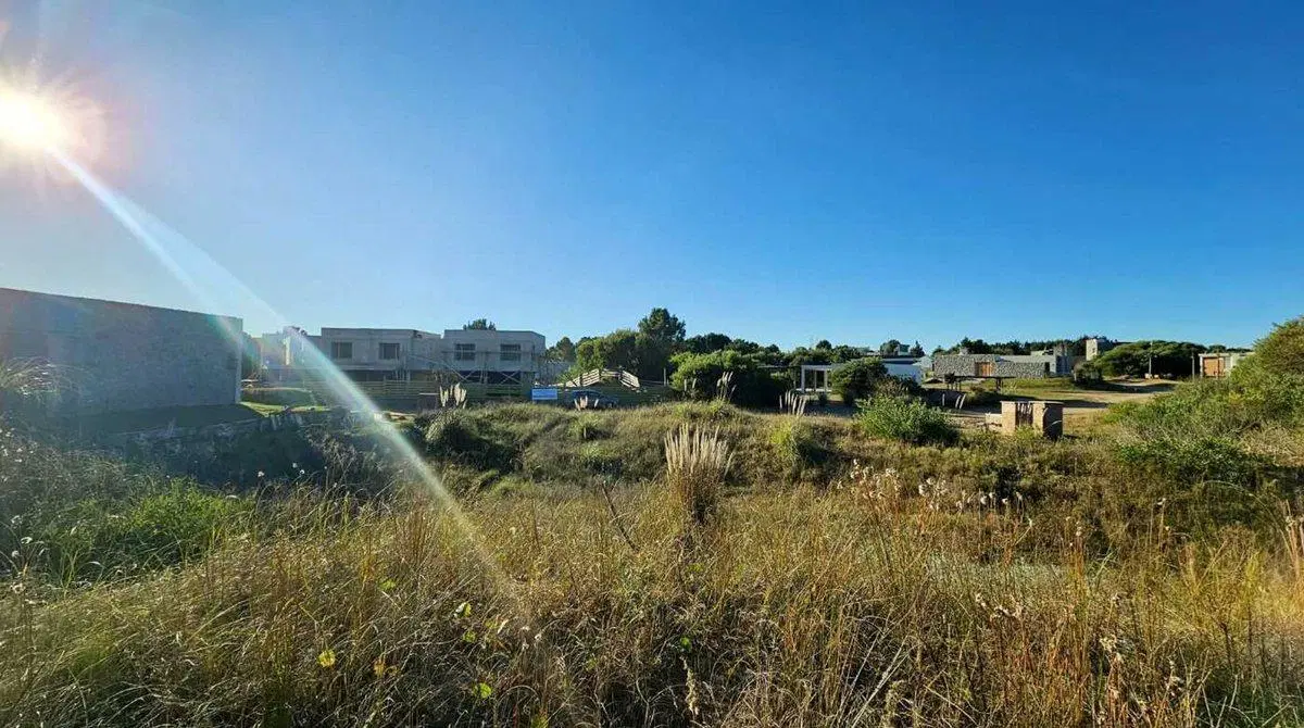 VENTA LOTE COSTA ESMERALDA GOLF Fondo Libre 4