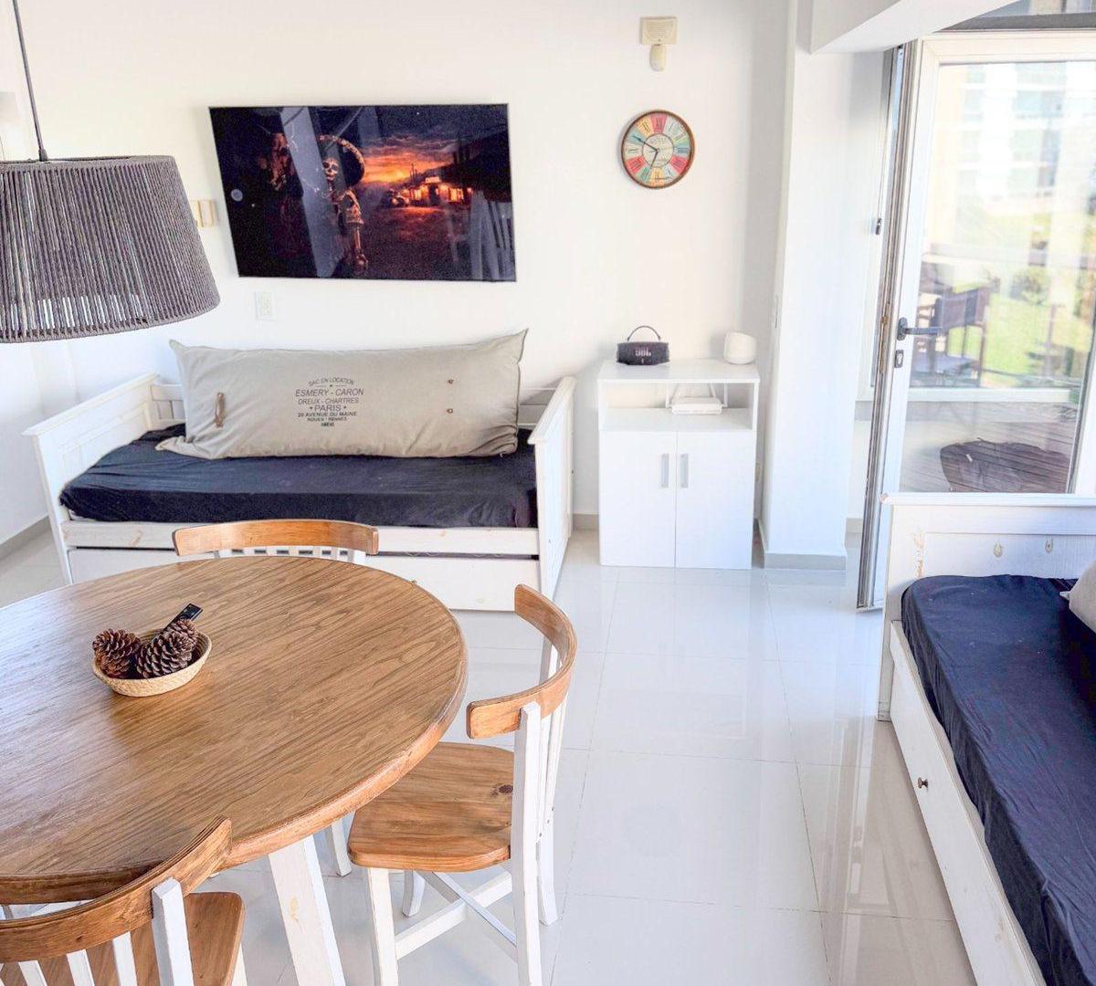 Foto de VENTA DE DEPARTAMENTO EN PINAMAR. COCHERA CUBIERTA, imagen 3