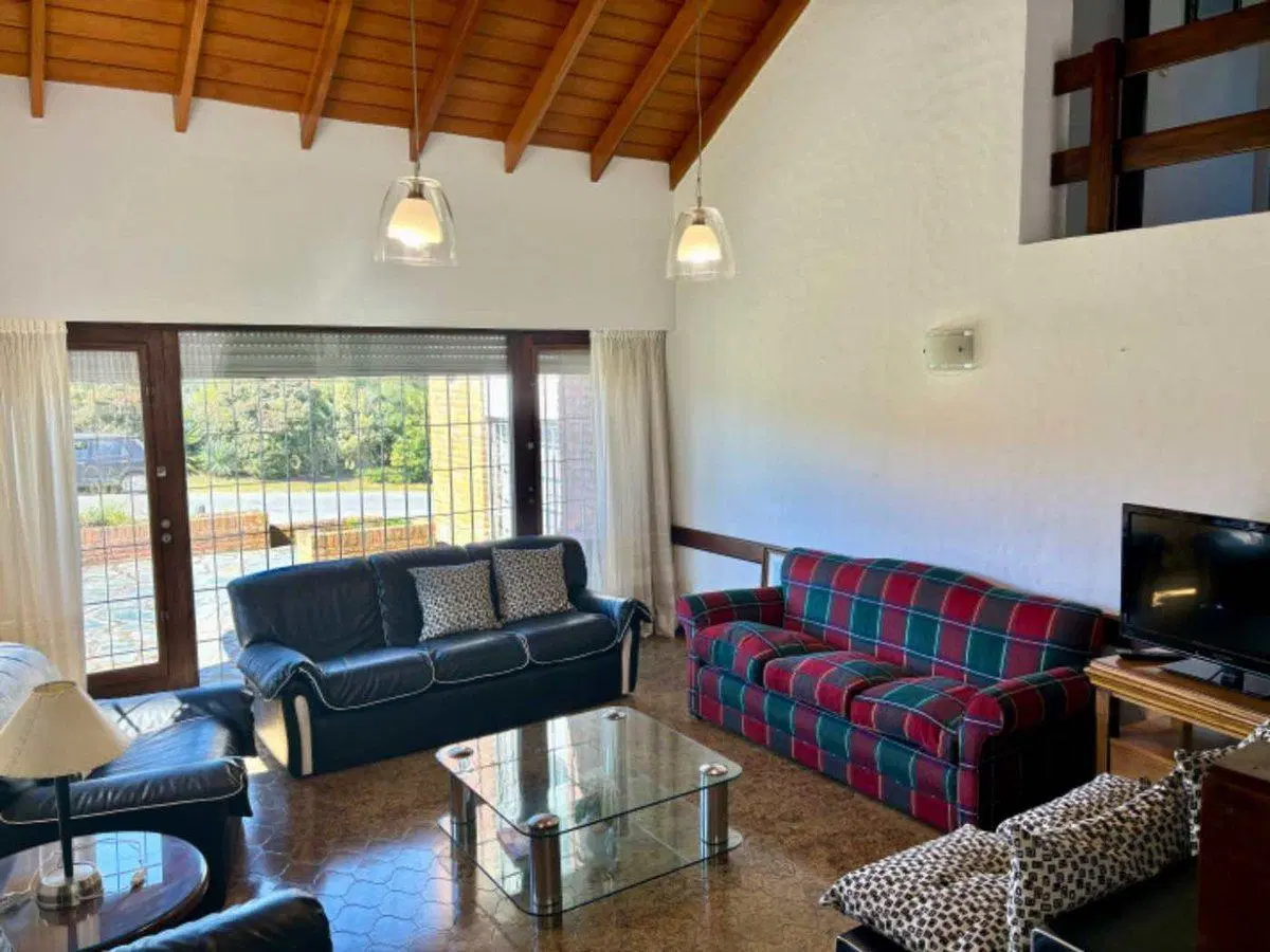 Venta casa y lote contiguo Pinamar cerca del mar 4