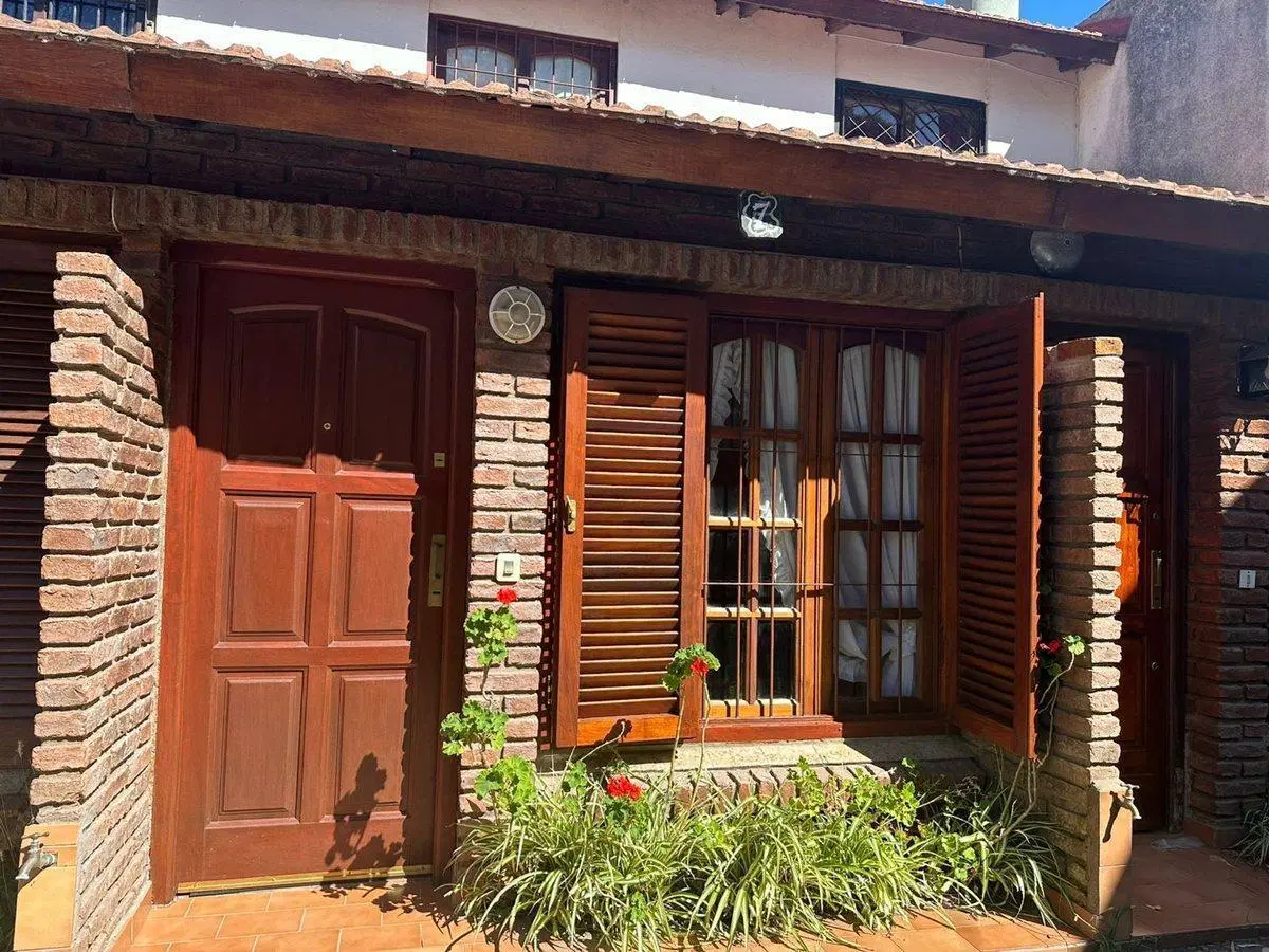 DÚPLEX TRES AMBIENTES C/COCHERA VENTA SAN BERNARDO 2