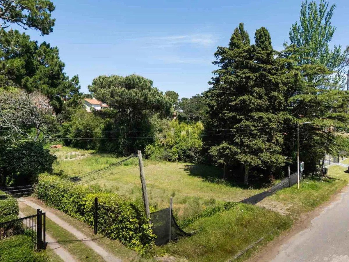 VENTA LOTE MULTIFAMILIAR PINAMAR CENTRO 3