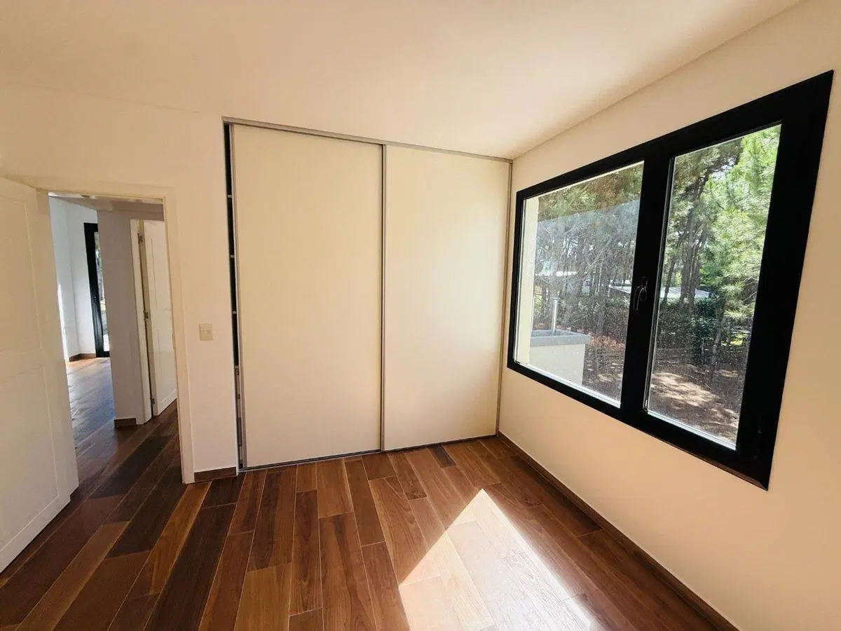 CASA PINAMAR 5 AMB. A ESTRENAR B° NAYADES 3