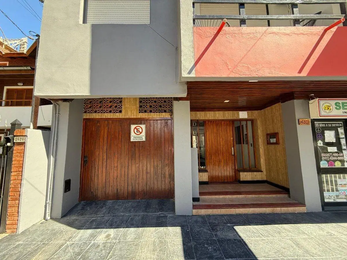 VENTA DEPARTAMENTO 2 AMBIENTES CON COCHERA 2