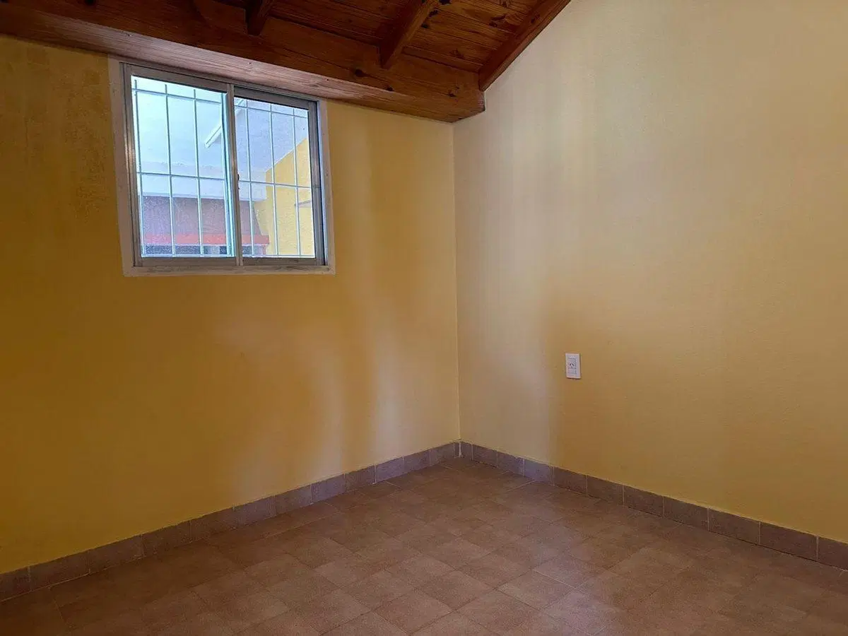 CASA EN LOTE PROPIO VENTA MAR DEL TUYU 4