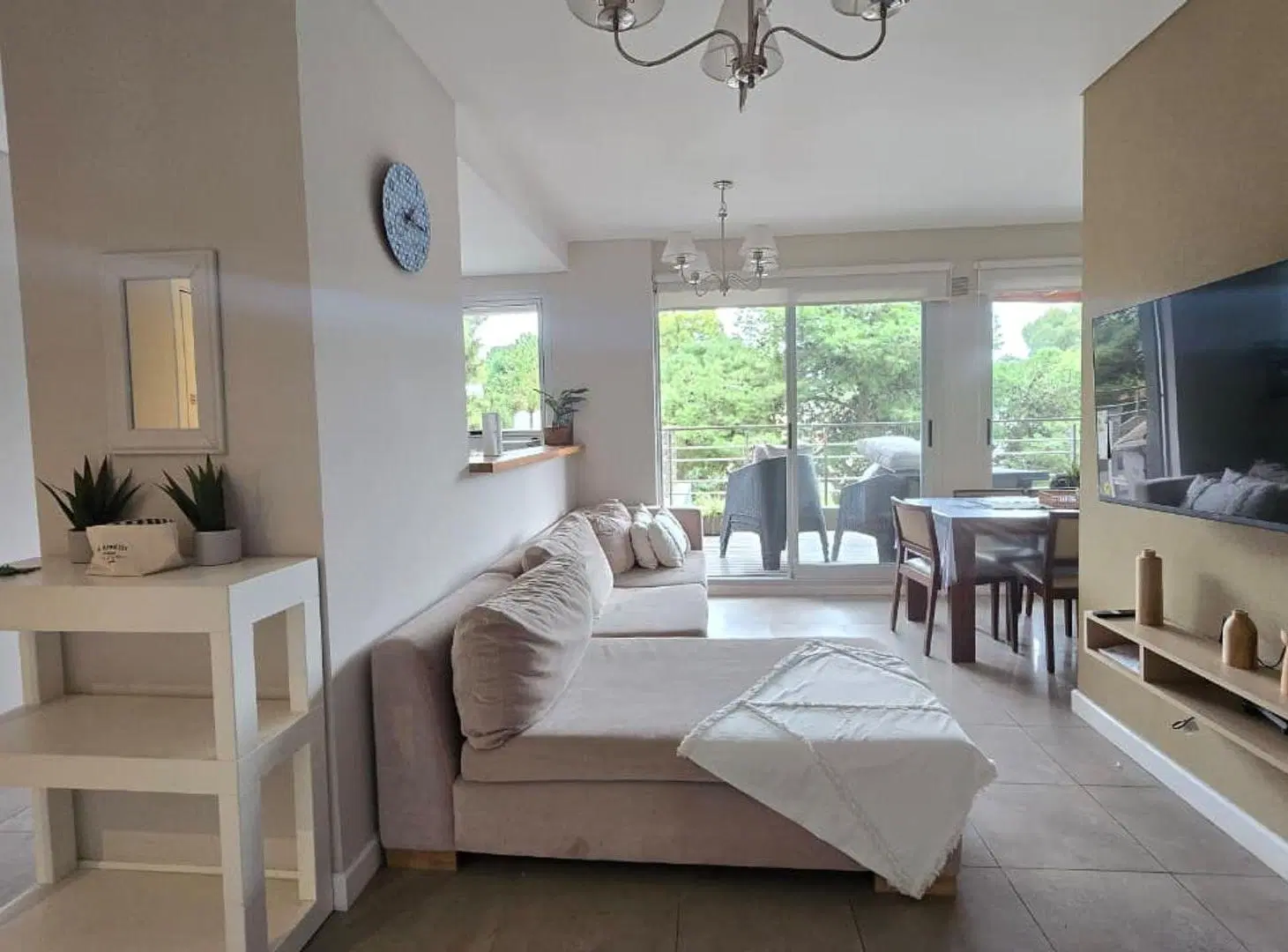 Venta departamento  Pinamar Permuta , Financia 5
