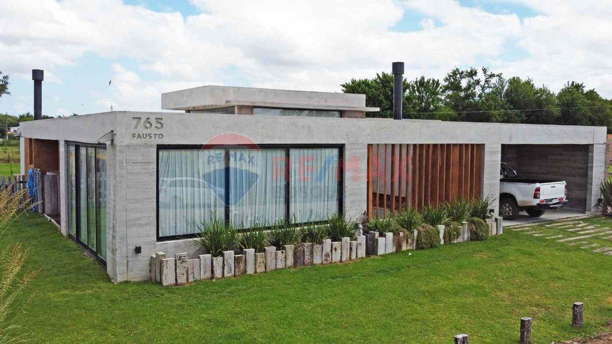 Casa en venta 4 amb- Gas Nat, con pileta Madariaga