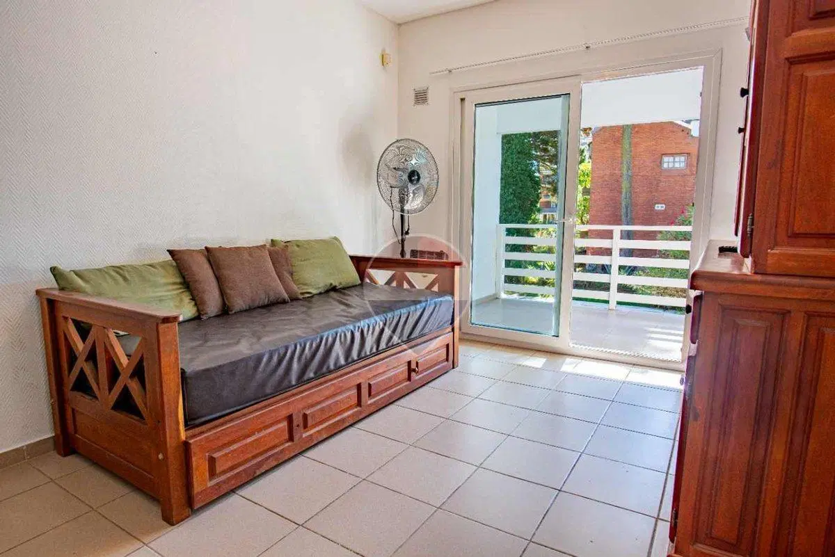 DEPARTAMENTO VENTA PINAMAR 3 AMBIENTES GAS NATURAL 4