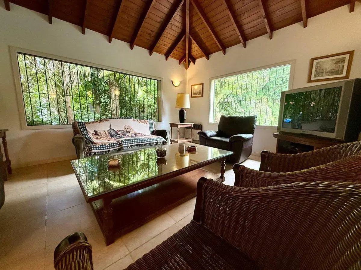 CASA EN VENTA 6 AMBIENTES PINAMAR CON PISCINA 2