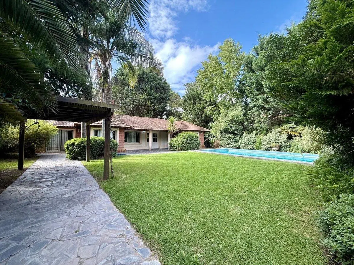 CASA EN VENTA 6 AMBIENTES PINAMAR CON PISCINA 5