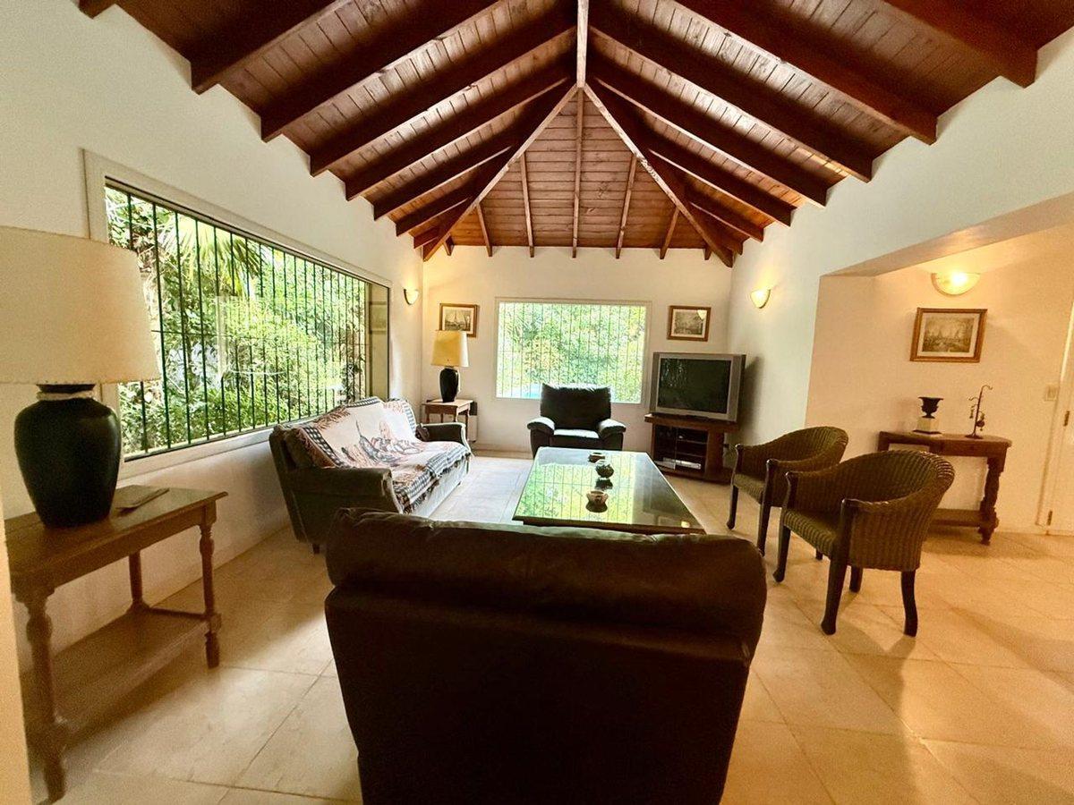 Foto de CASA EN VENTA 6 AMBIENTES PINAMAR CON PISCINA, imagen 3