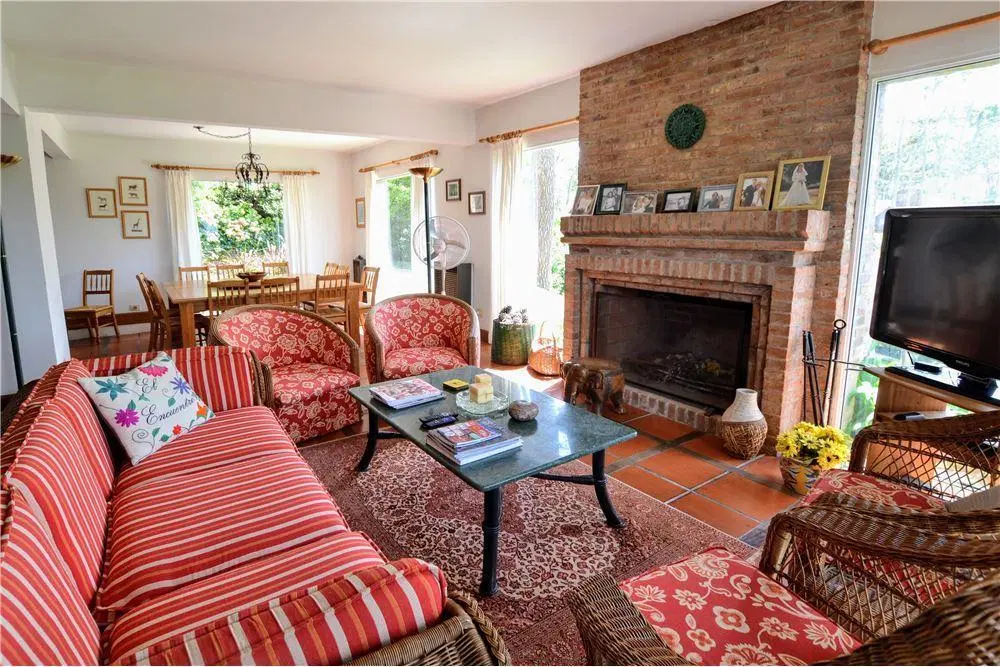 Venta Importante Casa en Carilo 2