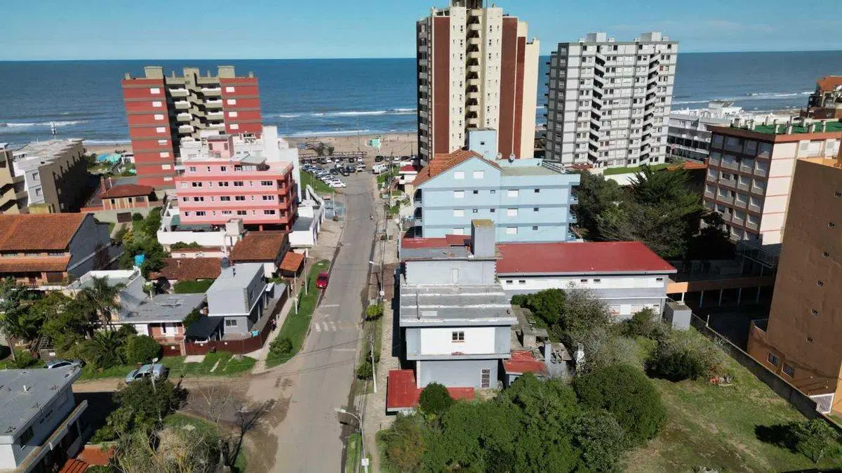 HOTEL VENTA 3 LOTES MULTIFAMILIAR GESELL 2