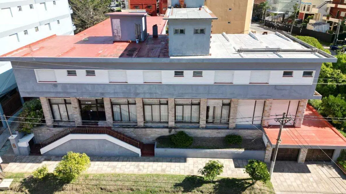HOTEL VENTA 3 LOTES MULTIFAMILIAR GESELL 5
