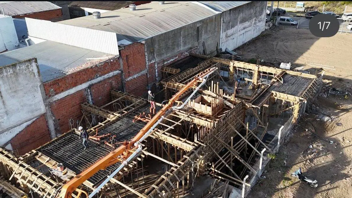 VENTA EN POZO LOCAL PINAMAR CENTRO 7