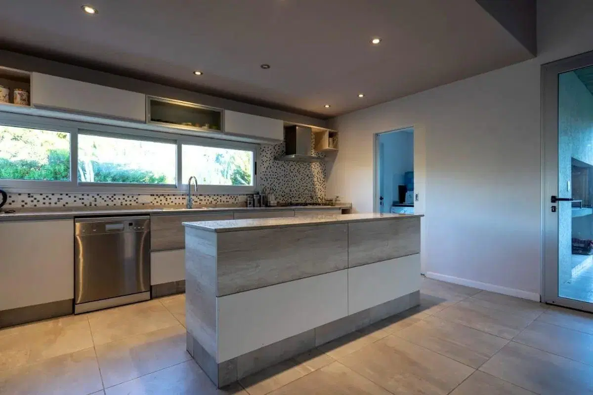Venta casa Costa Esmeralda 4