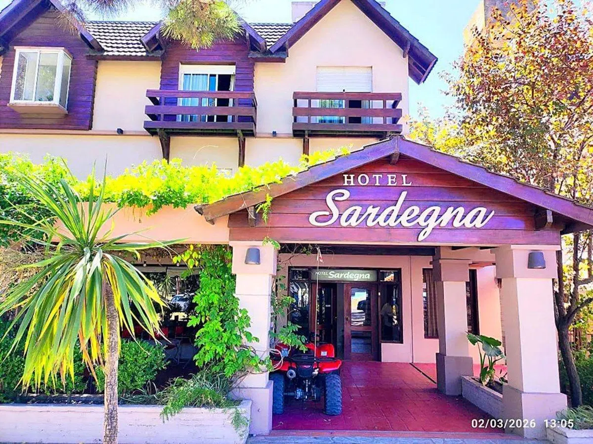 VENTA Pinamar Hotel 3 estrellas centro sobre Bunge 2