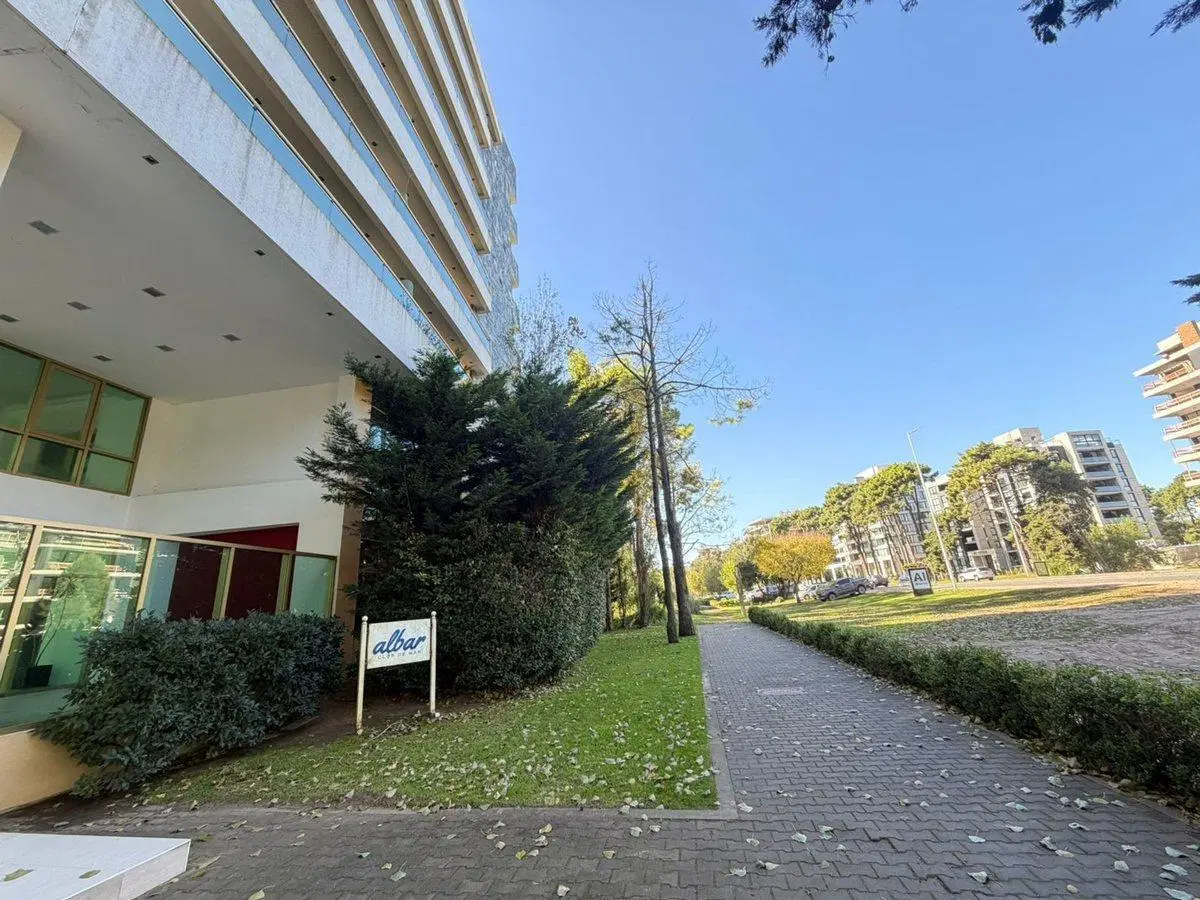 Venta departamento Pinamar con cochera y amenities 4
