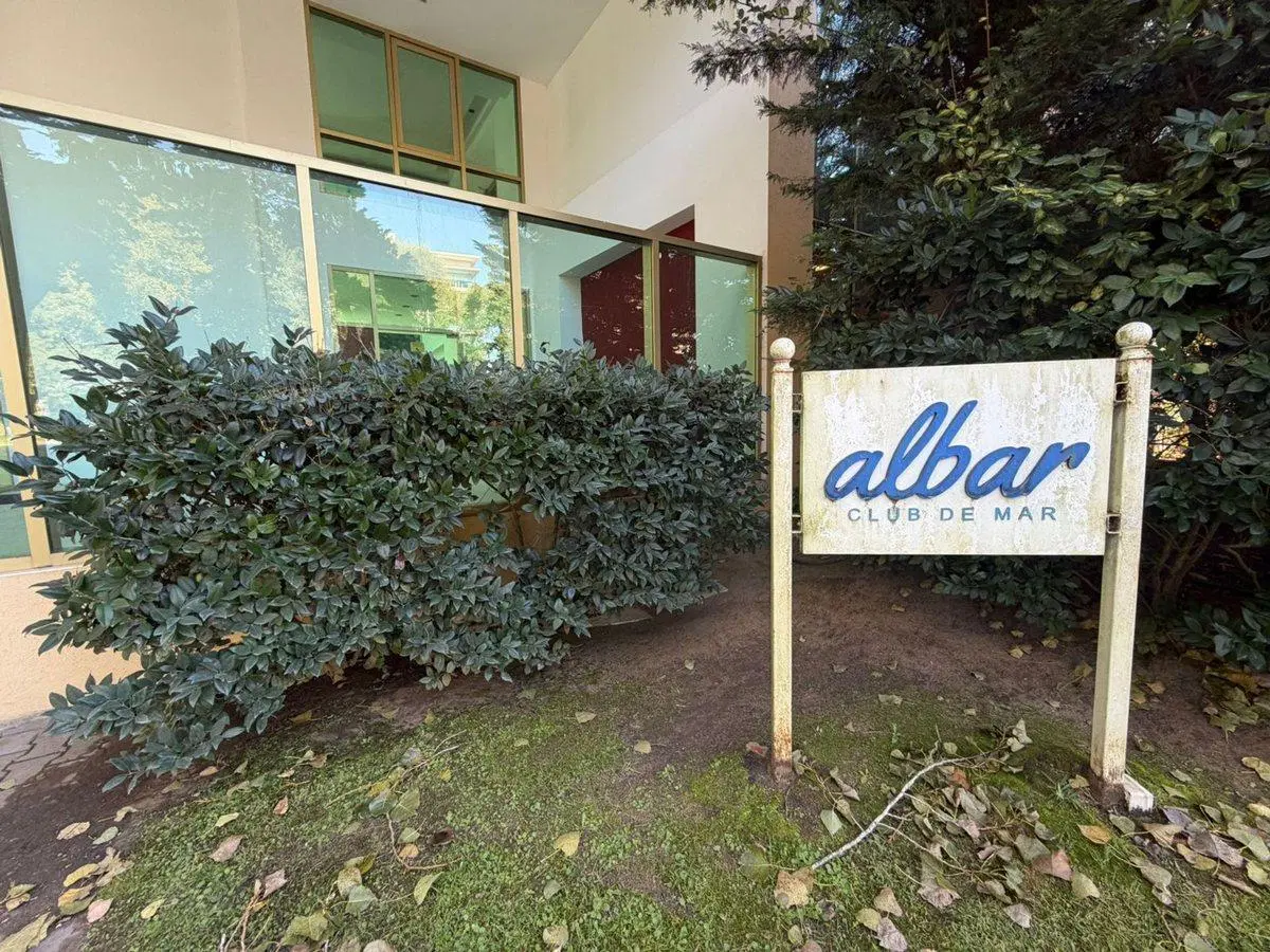 Venta departamento Pinamar con cochera y amenities 2