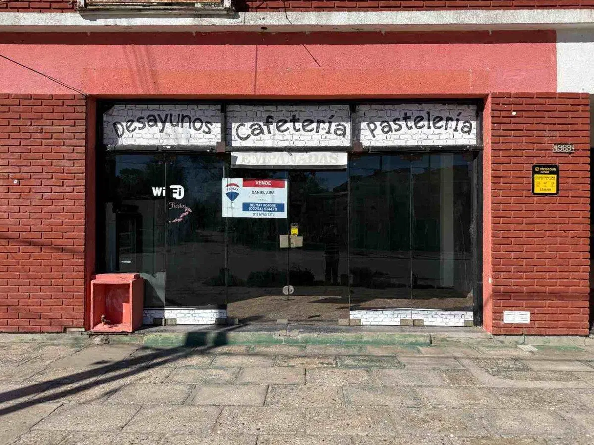 Local apto gastronomia Av 3 y 119 Villa Gesell 2