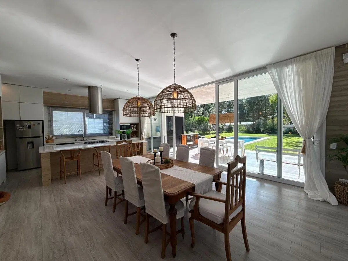 Casa en Venta en PINAMAR Barrio Álamos 5 ambientes 5