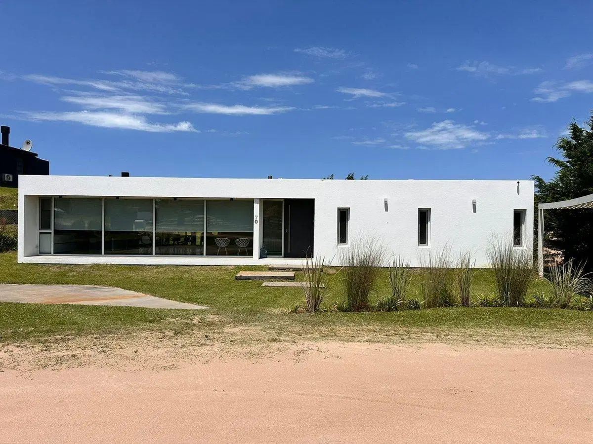 CASA EN VENTA COSTA ESMERALDA SECTOR DEPORTIVO 4