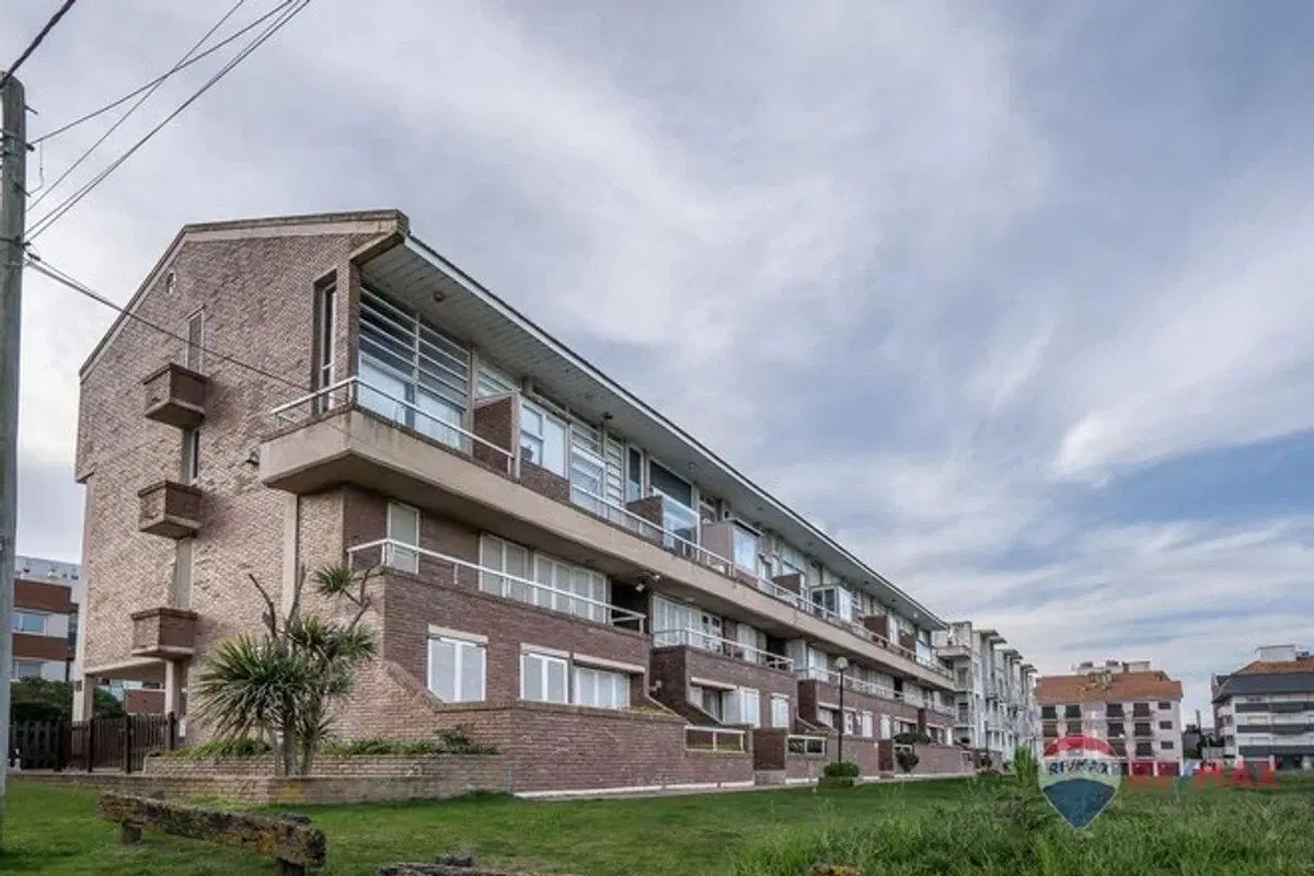 TRES AMBIENTES VISTA AL MAR PINAMAR PLANTA BAJA 2