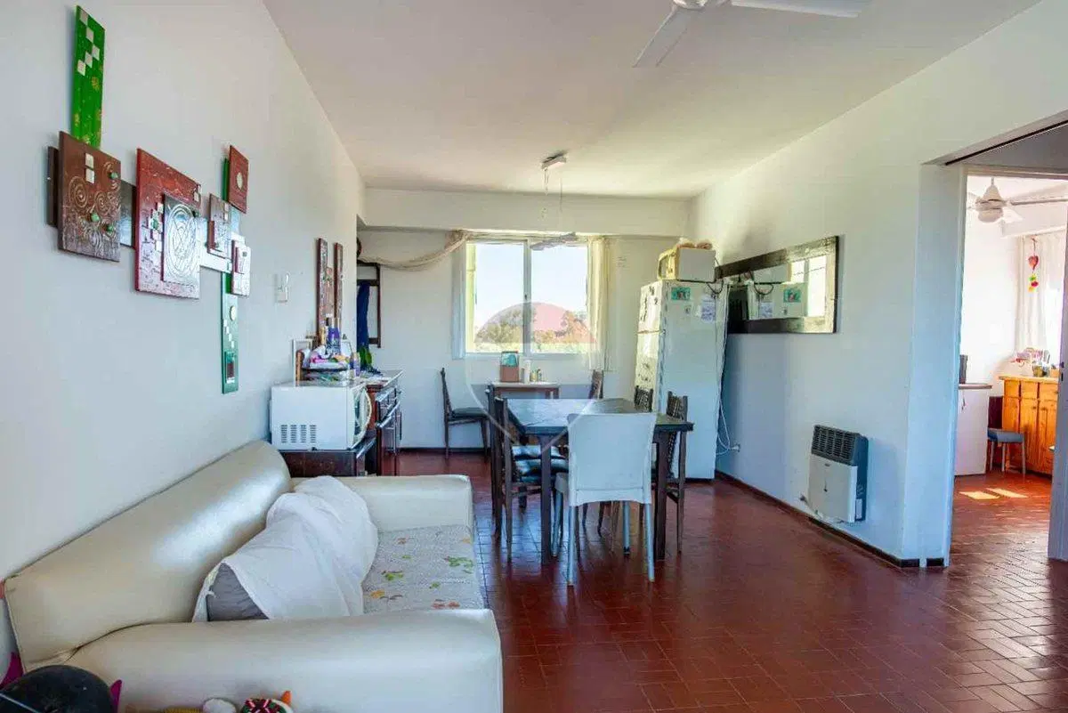 DEPARTAMENTO TRES AMBIENTES COCHERA CENTRO PINAMAR 2