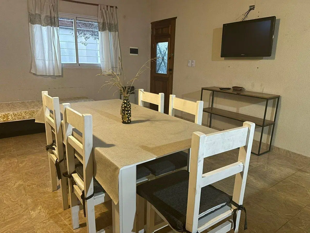 CASA PH CON PATIO VENTA LA LUCILA 3