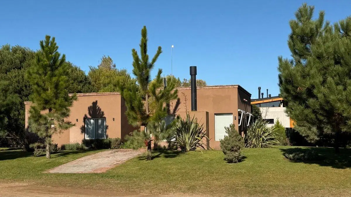 Venta Casa 4 ambientes en Res.l  Costa Esmeralda 2