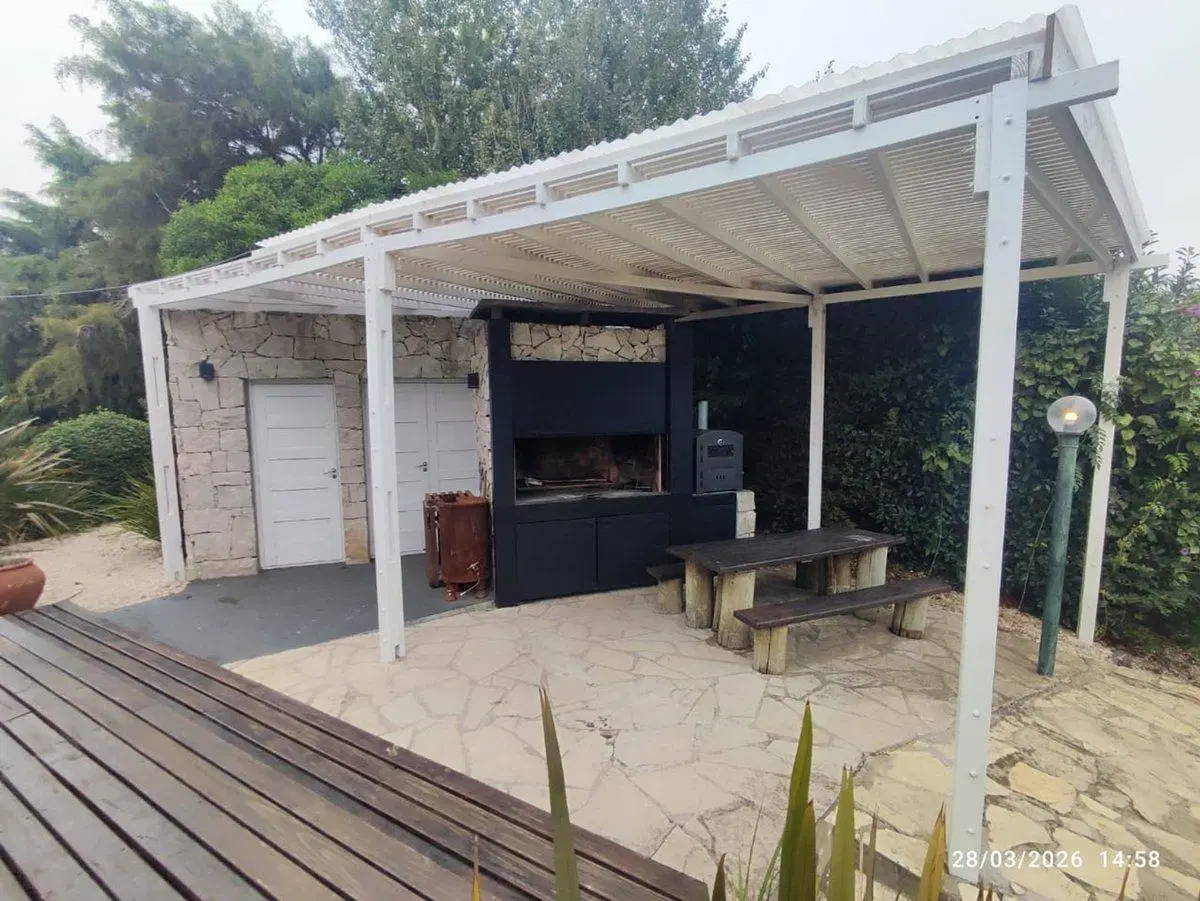 Venta Casa CARILO 3 ambientes con piscina y parque 2