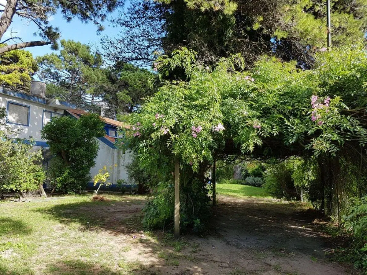 VENTA CASA EN GRAN LOTE COMERCIAL VILLA GESELL 4