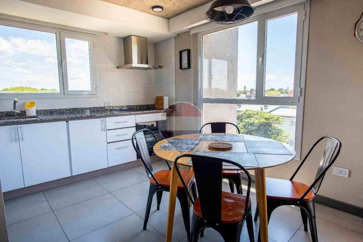 DEPARTAMENTO EN VENTA OSTENDE VISTA AL MAR COCHERA 3