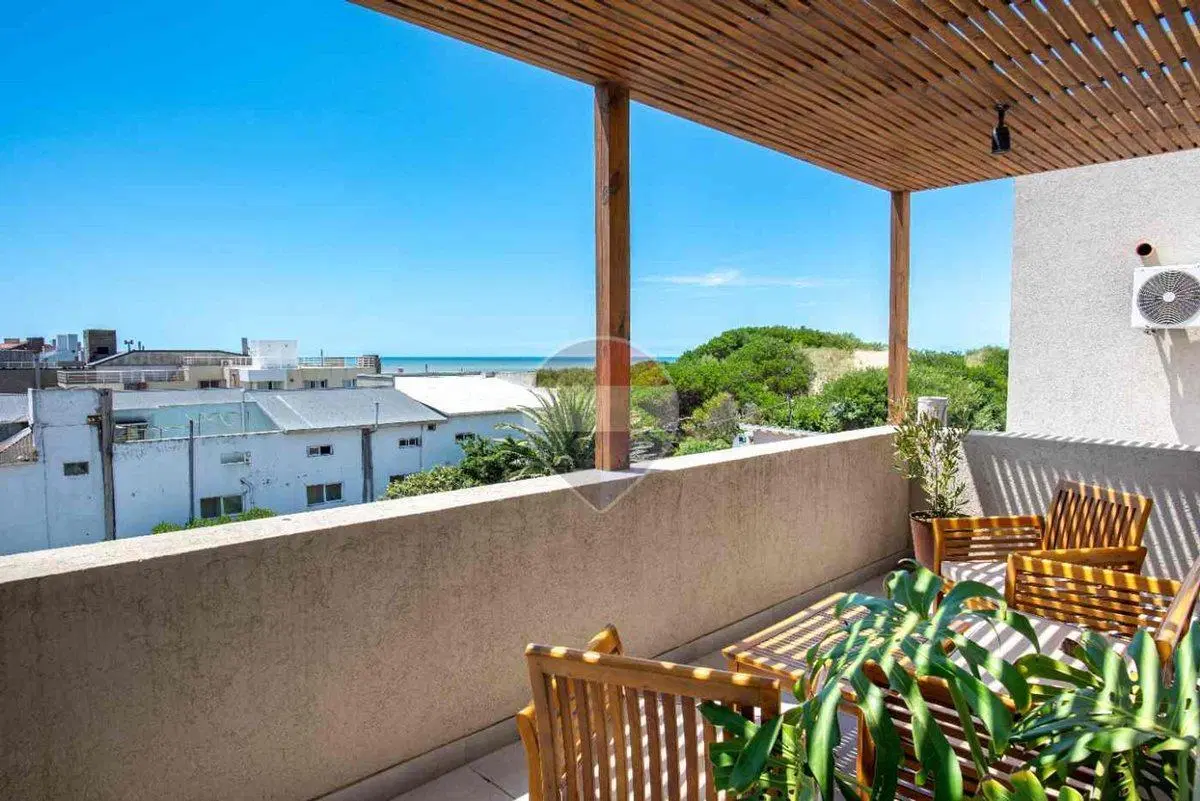 DEPARTAMENTO EN VENTA OSTENDE VISTA AL MAR COCHERA 5